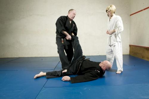 leg bar